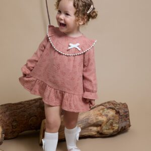 Vestido con volante y lacito